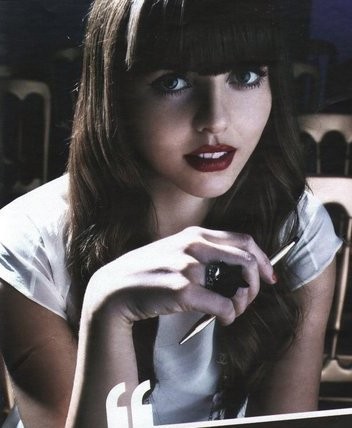 Ophelia Lovibond Fotoğrafı