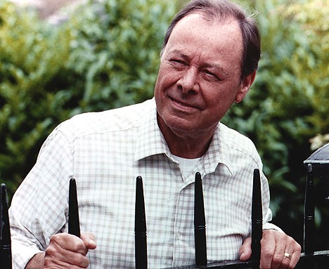 Bill Treacher fotoğrafı